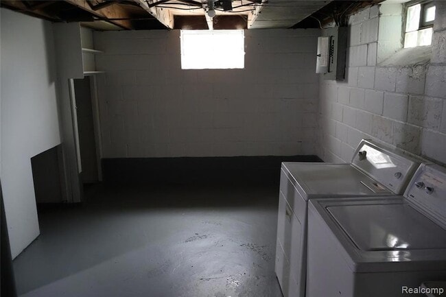 Building Photo - 5559 Bluehill St