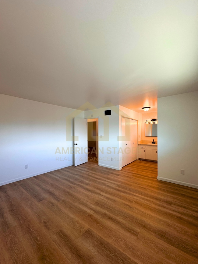 Building Photo - 1012 N H St