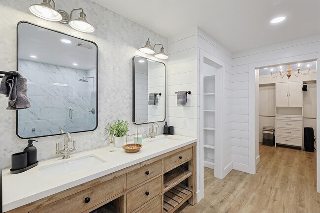 Building Photo - 2368 County Road 852-SI ID1055509P