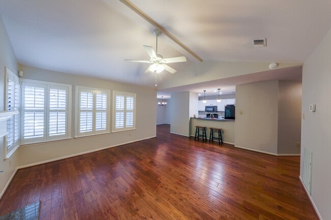 Building Photo - 70 Cokeberry Ct