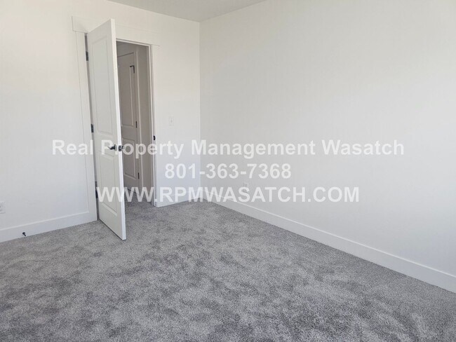 Building Photo - 738 N 160 E