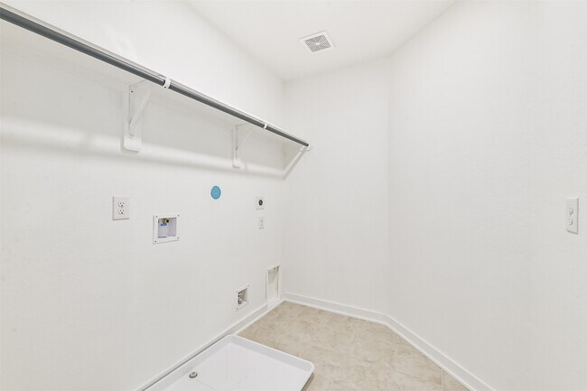 Building Photo - 15203 Lake Powell Dr
