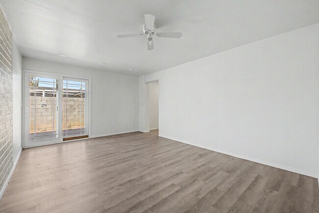 Building Photo - 2045 E Orange St.