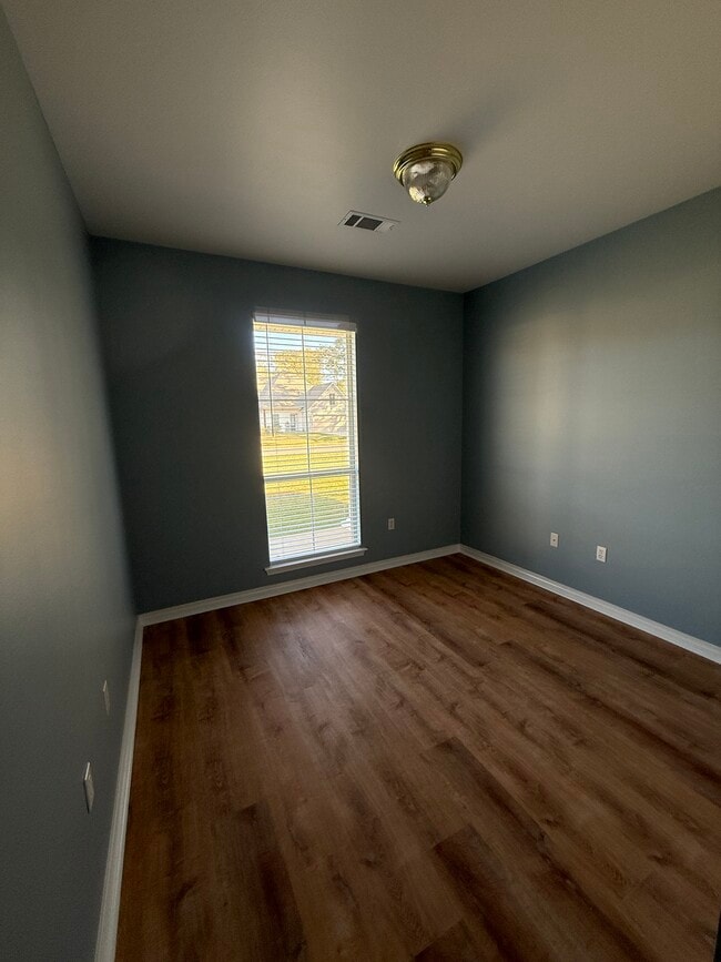 Building Photo - 41265 Schafer Dr