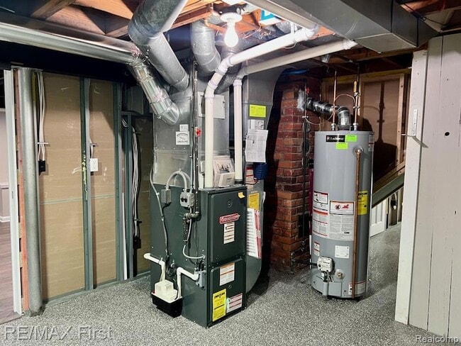 Building Photo - 4516 Robinwood Ave