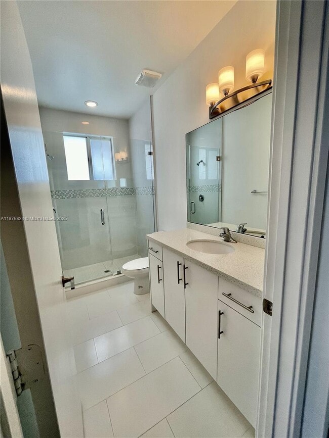 Building Photo - 2621 NE 212th Terrace