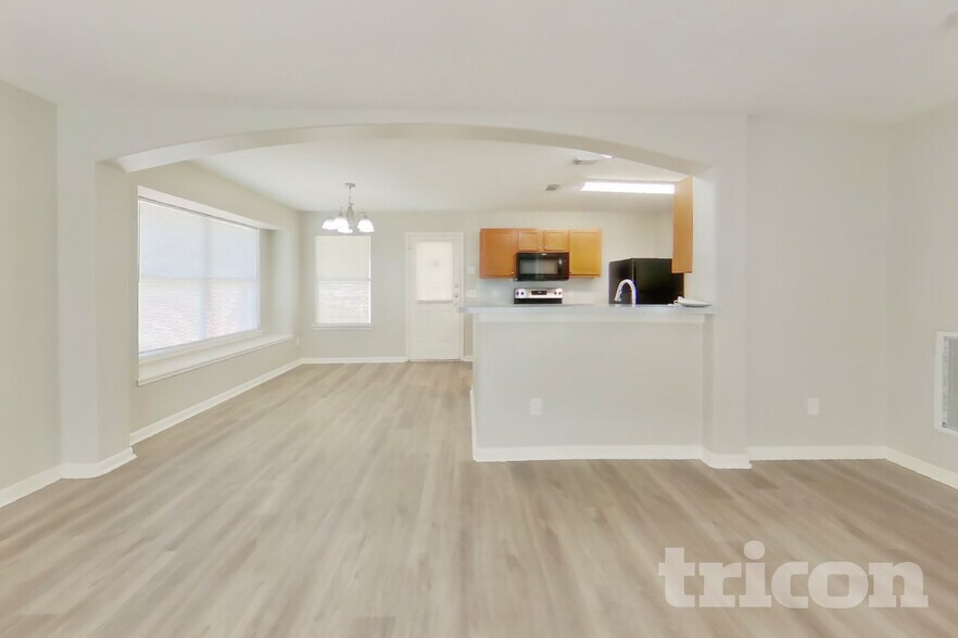 Building Photo - 5473 N Buffalo Cir