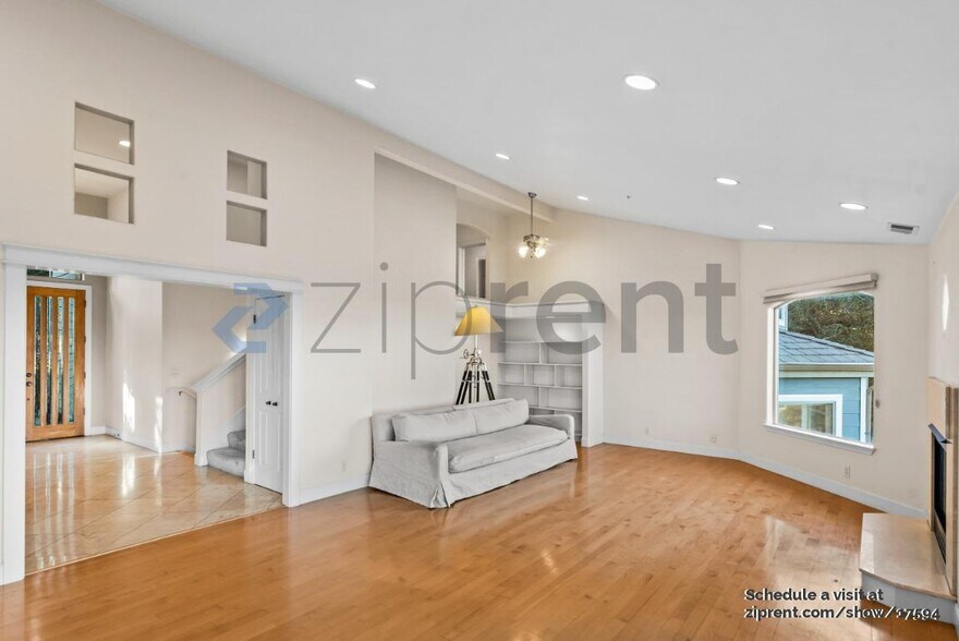 Building Photo - 135 Montalvo Rd