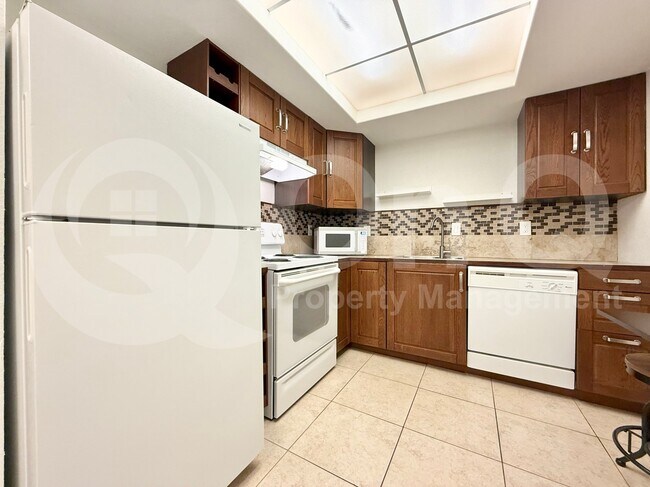 Building Photo - 1340 N Recker Rd