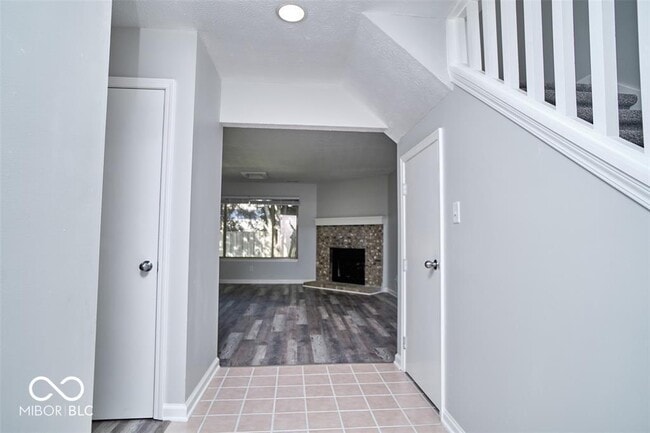 Building Photo - 9740 Lakeshore Dr E