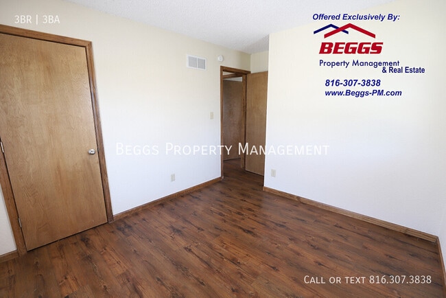 Building Photo - 1221 Broadmore Ln
