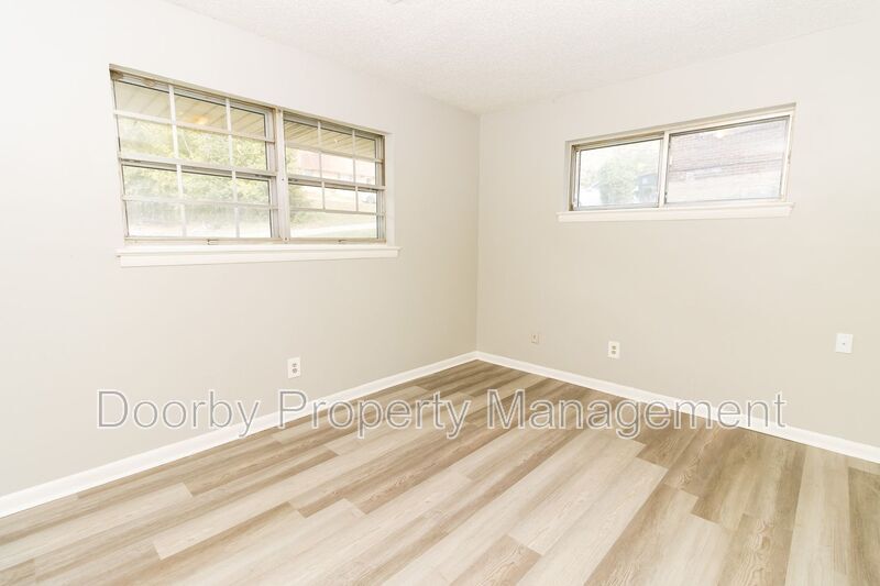 Building Photo - 7823 Basswood Ln