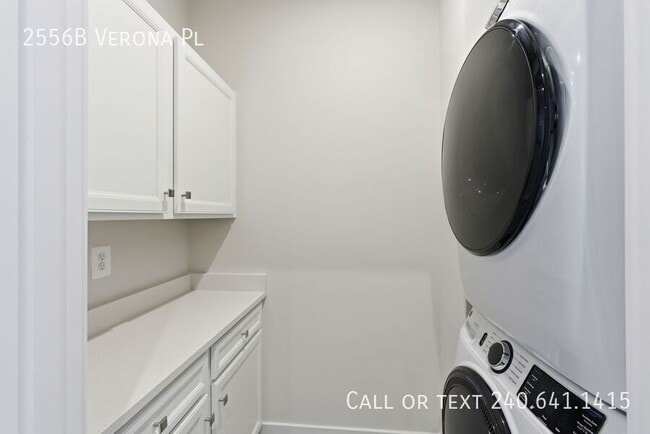 Building Photo - 2556B Verona Pl