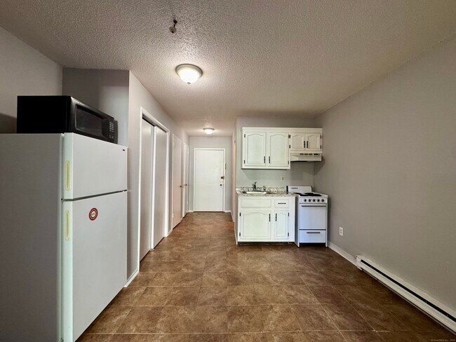 Building Photo - 289 Main Ave