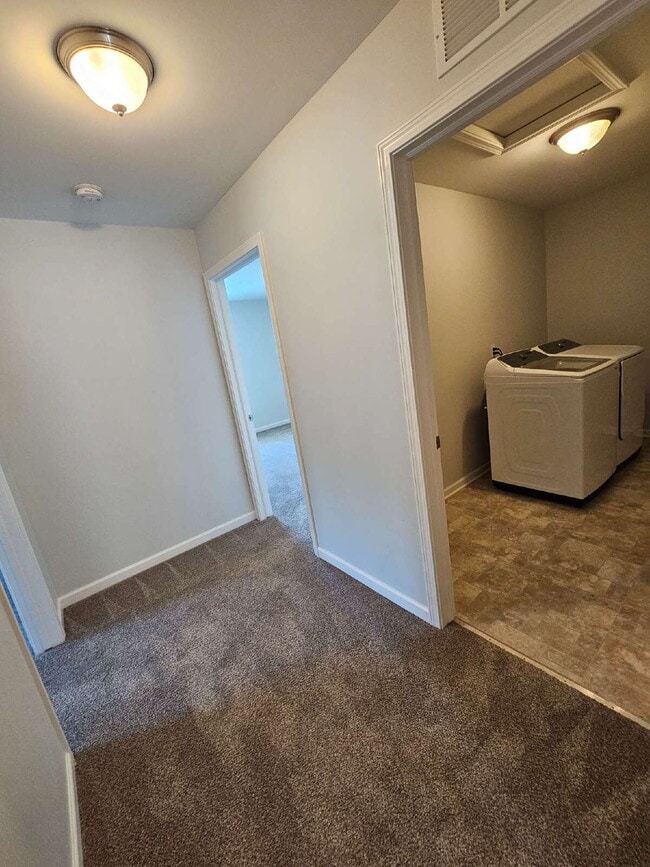 Building Photo - 4 Bed, 2.5 Bath with Granite Kitchen, Large Island, Luxury Master Suite, Full Basement, Huge Outd...