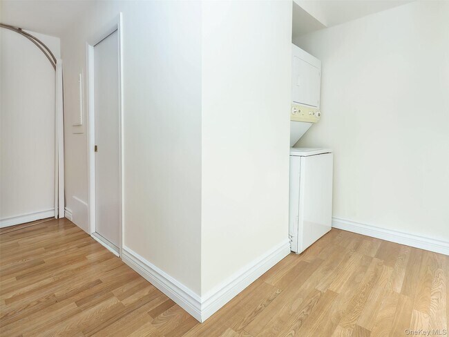 Building Photo - 12 Rams Hill