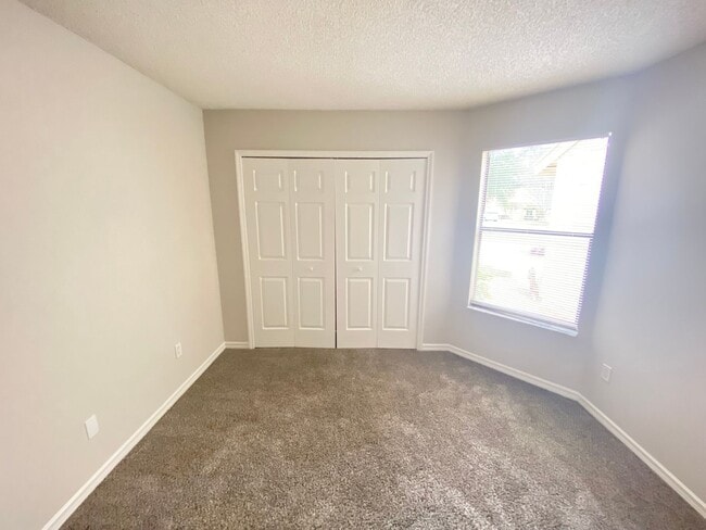 Building Photo - 208 Egret Ct