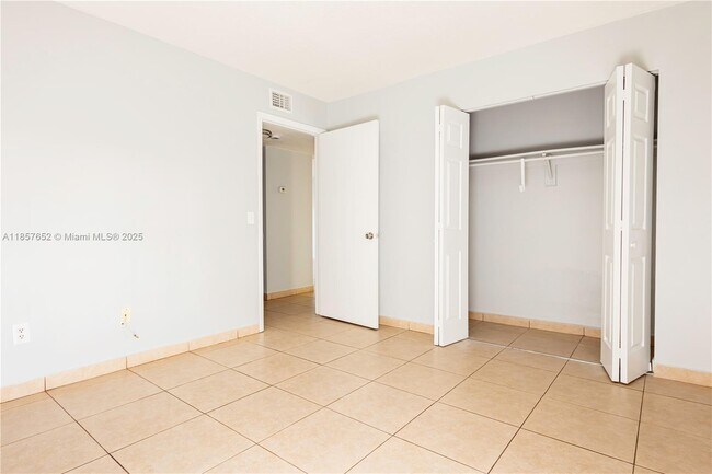 Building Photo - 4600 SW 67th Ave