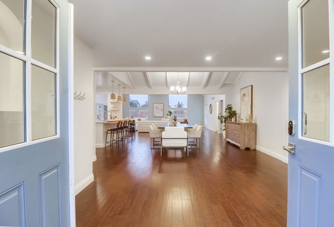 Building Photo - Beautiful house in heart of Point Loma
