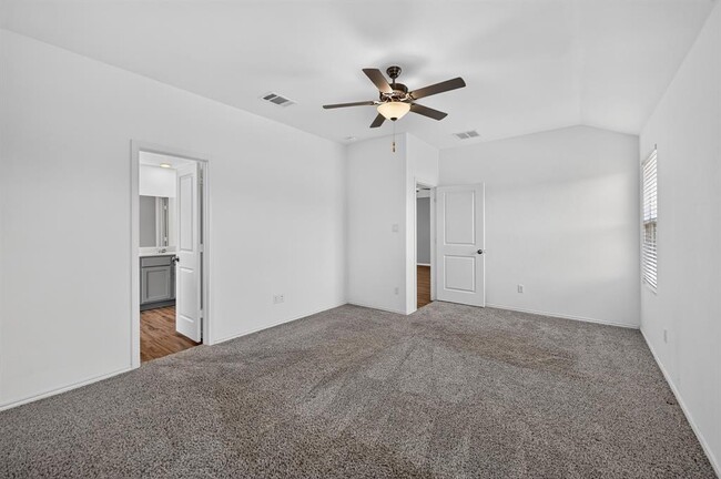 Building Photo - 128 Konik Rd