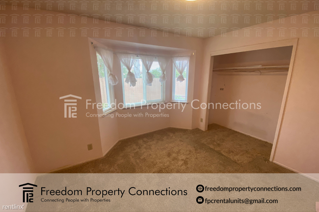 Building Photo - 3 br, 1 bath Triplex - 1128 Via Pavion A -