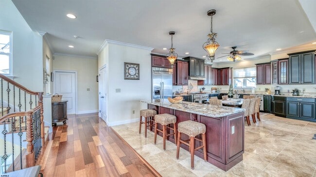 Building Photo - 909 N Cambridge Ave