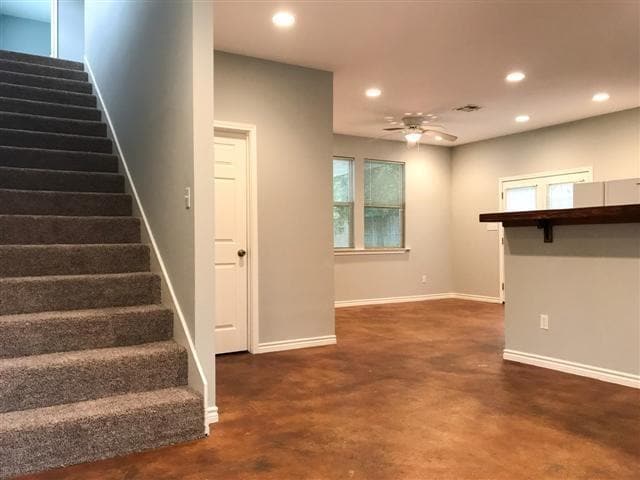 Building Photo - 5513 William Holland Ave