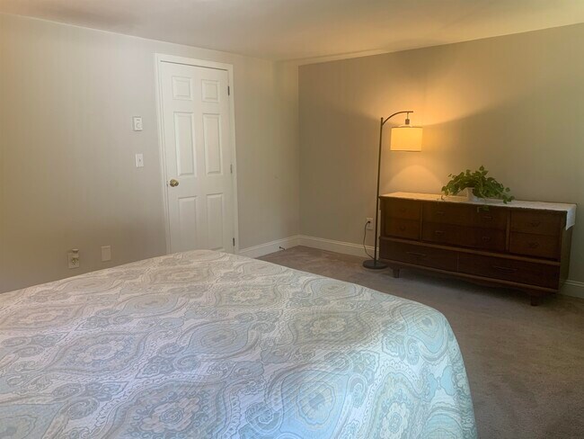 Building Photo - 508 Piscassic St