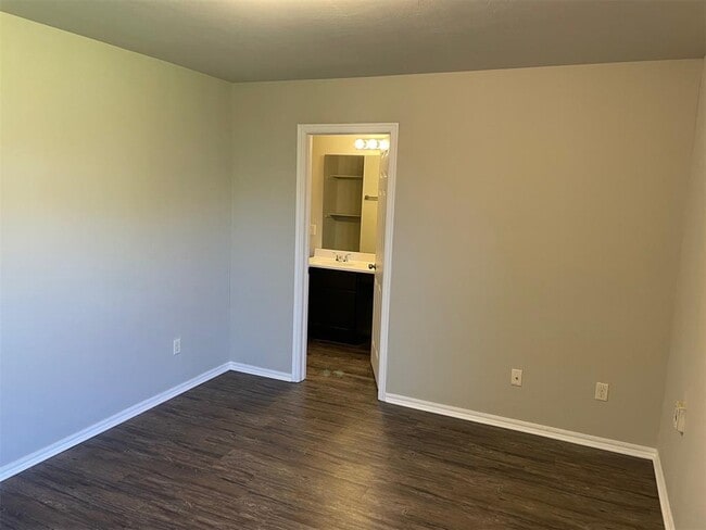 Building Photo - 915 Karlee Ct