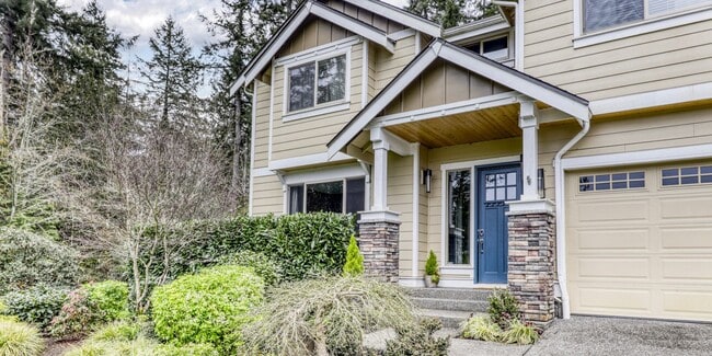 Primary Photo - Gorgeous Large Home