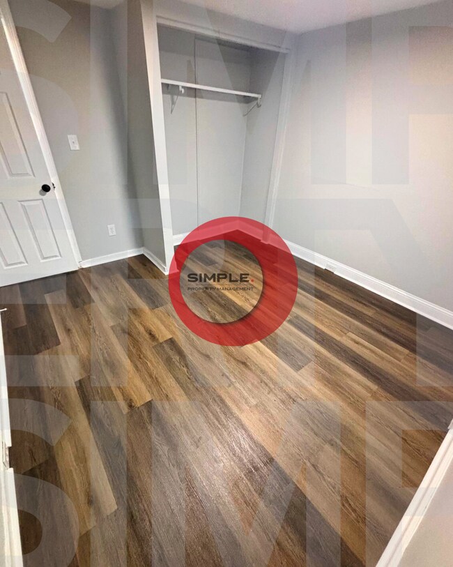 Building Photo - Two-bedroom one bath house