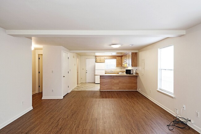Building Photo - Woolen Mills Duplex Convenient to Pantops & Downtown