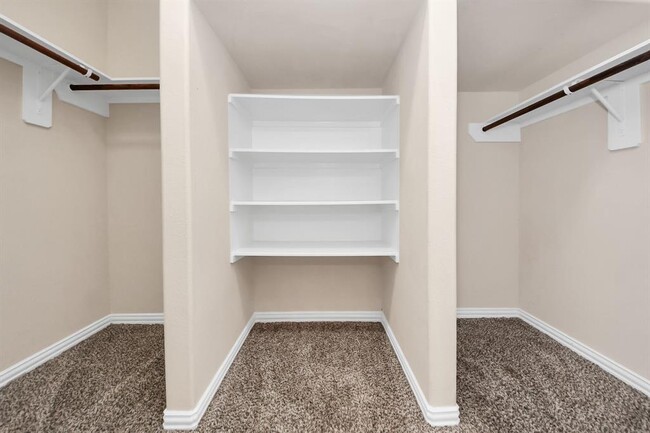 Building Photo - 122 Persimmon Dr