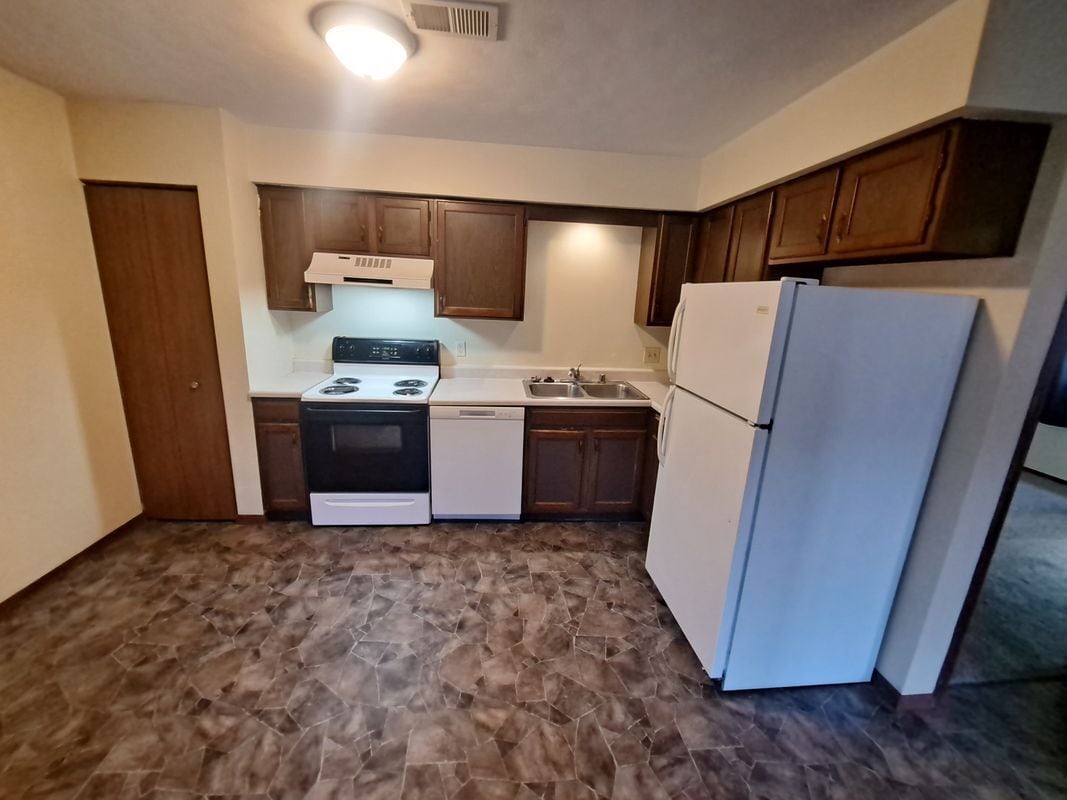 Building Photo - 1444 W 16th St