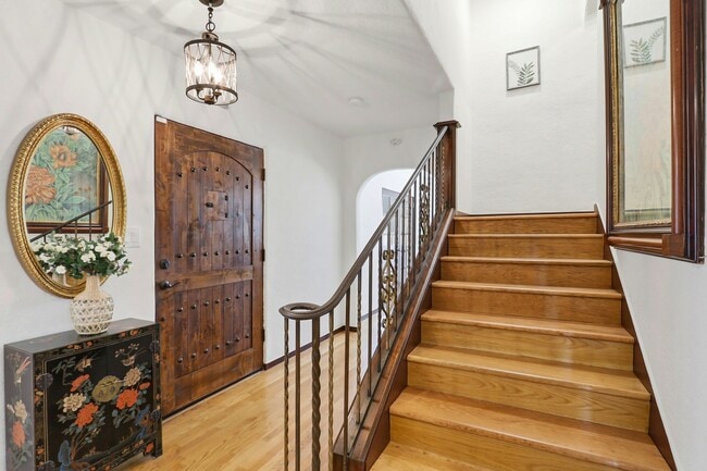 Building Photo - Epic custom remodel on this 1930s Spanish-style home near Downtown Willow Glen!