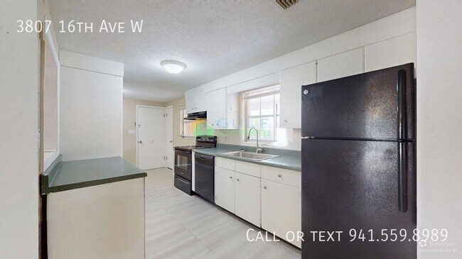 Building Photo - 3807 16th Ave W