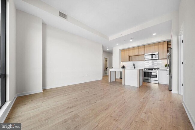 Building Photo - 255 W Falls Station Blvd