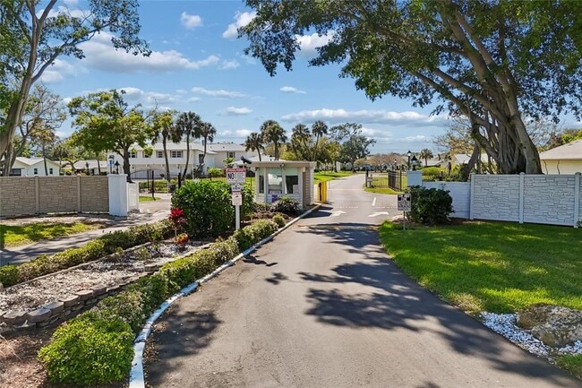 Building Photo - 3280 37th Way S