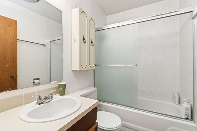 Building Photo - 512 Strachan Dr