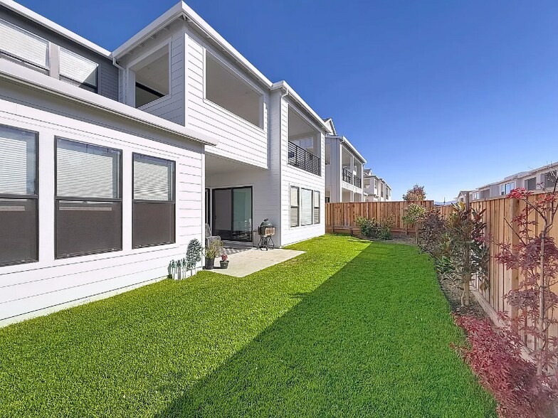 Building Photo - 2407 Schooner Ave