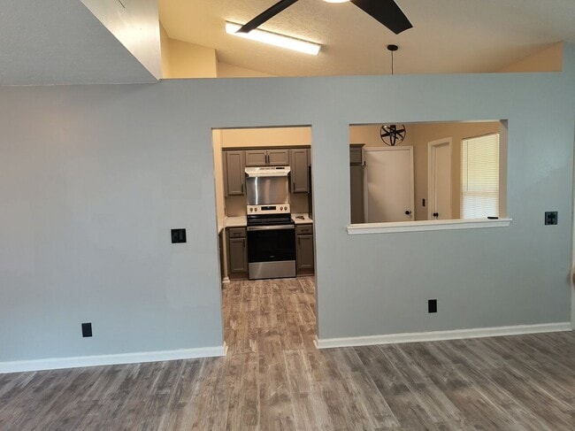 Building Photo - 236 Forest Ridge Dr