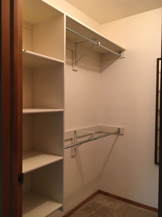 Building Photo - 2 Bedroom, 1 Bathroom Townhouse-Walking distance to MSU Campus