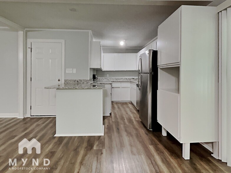 Building Photo - 1439 Sherwood Dr
