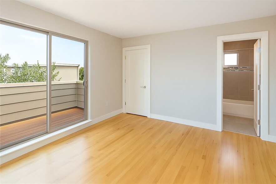 Building Photo - 3912 Utica St