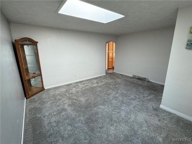 Building Photo - 95 Deuro Dr