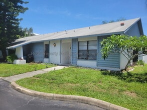 Building Photo - 2024 Sheffield Ct
