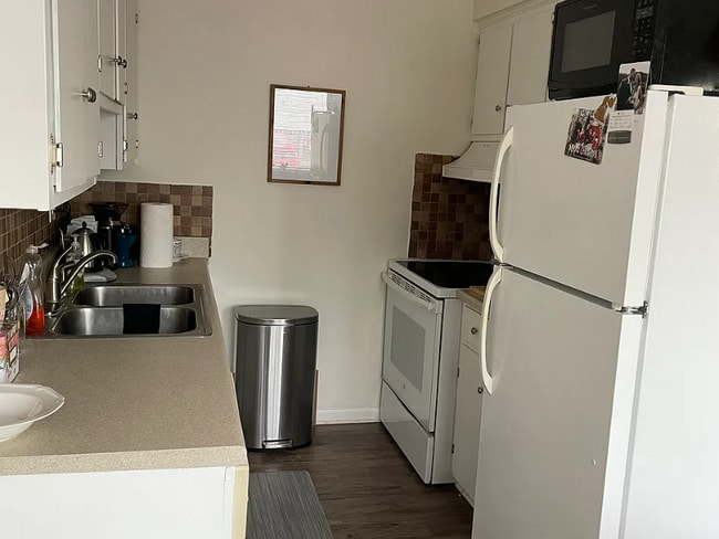 Building Photo - 1280 Dewey St