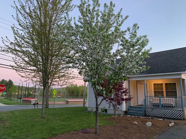 Primary Photo - 9 Old Etna Rd