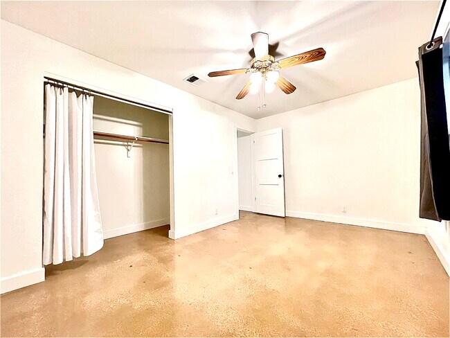 Building Photo - 9503 Dalewood Dr