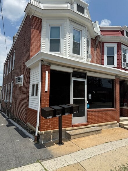 Primary Photo - 2911 Lancaster Ave